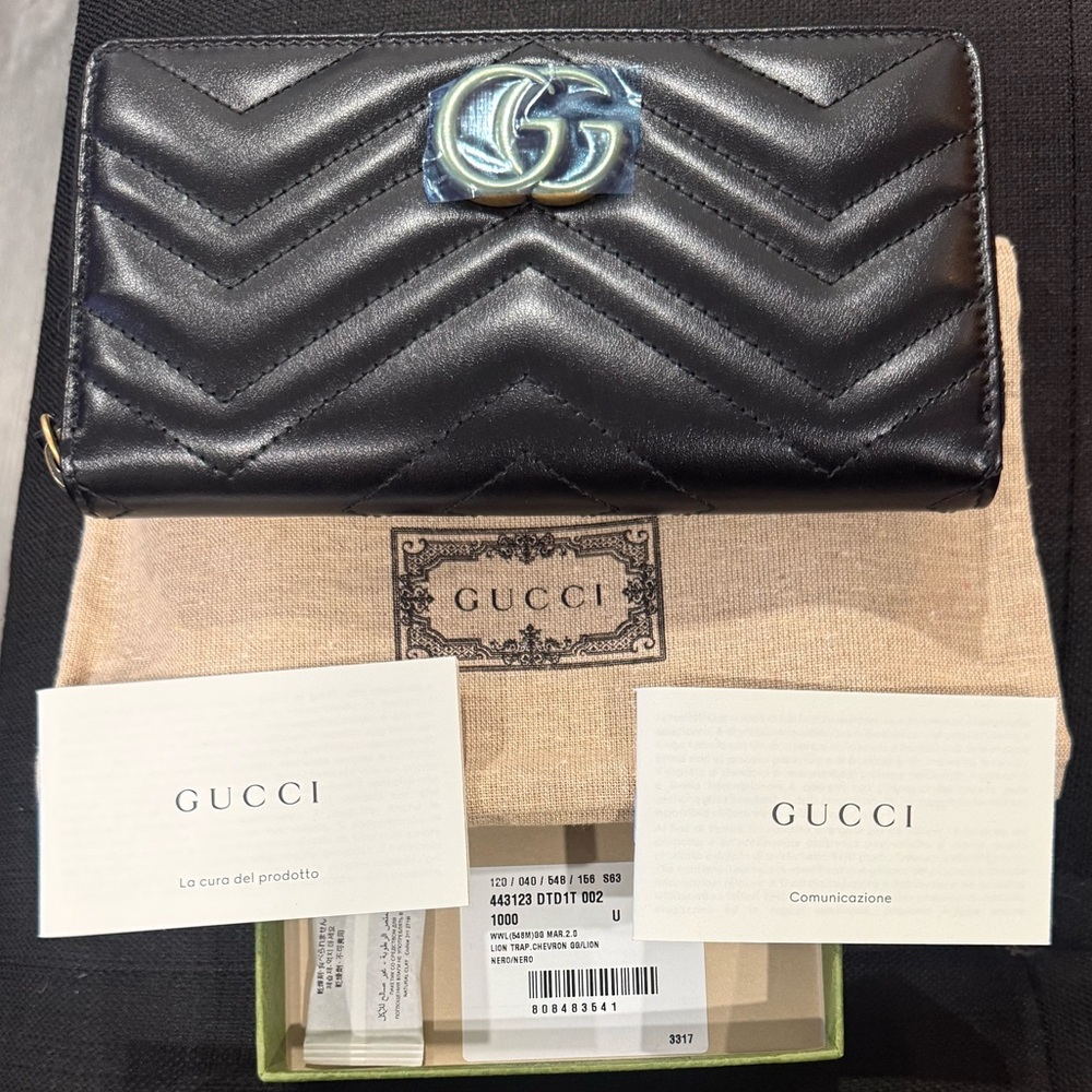 Gucci Black Chevron Quilted Leather Zip Wallet with Gold GG